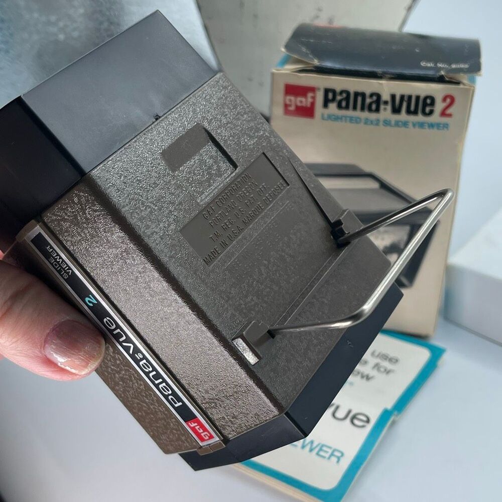 Vintage GAF Pana-Vue 2 lighted 2X2 slide viewer Not tested - Picture 3 of 9